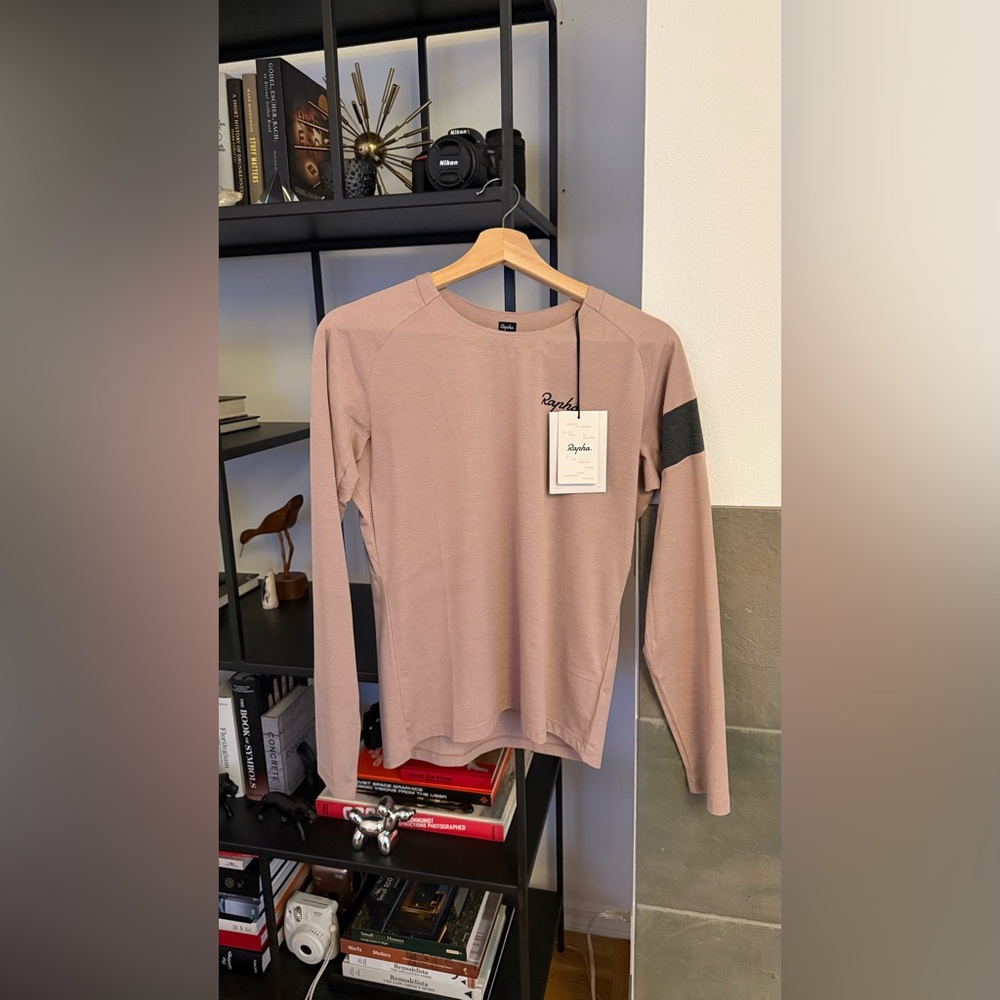 NWT Rapha Women's Trail Long Sleeve Technical T-shirt Small Light Pink
